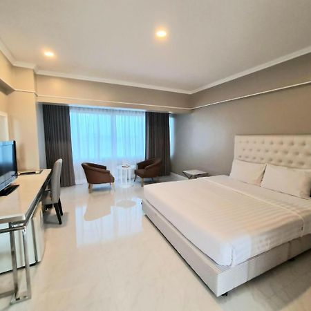 Chaisaeng Palace Hotel Sing Buri Exterior photo